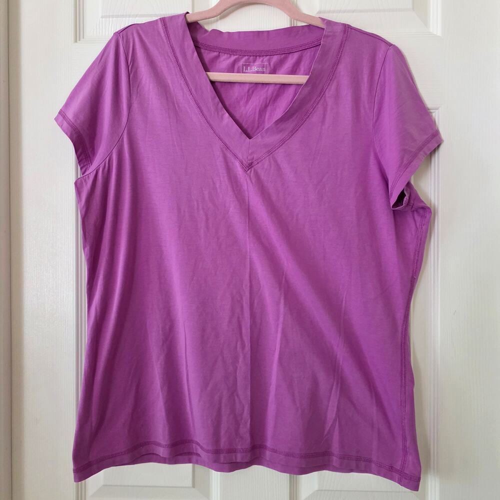 L.L. Bean Purple Short Sleeve V-Neck T-Shirt Women's Large